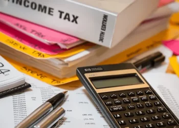 Các khoản thưởng không chịu thuế TNCN