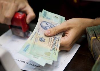 Doanh nghiệp có cần thông báo thưởng lương tháng 13 không?