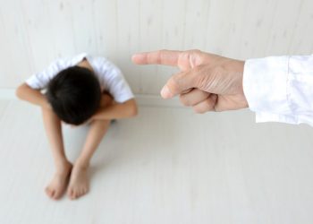 Giáo dục con bằng đòn roi có vi phạm pháp luật