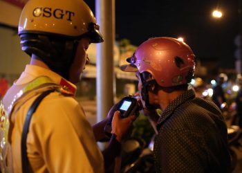 Mức phạt nồng độ cồn xe máy cao nhất năm 2023 là bao nhiêu?