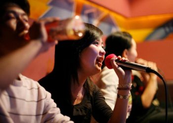 Mức xử phạt hát karaoke quá giờ quy định năm 2023