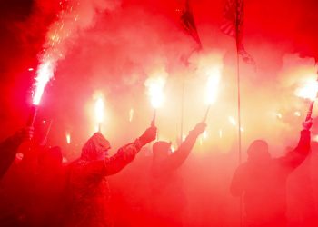 Năm 2023 pháo khói có bị cấm không?