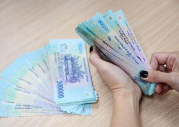 Nghỉ không lương có được thưởng Tết không?