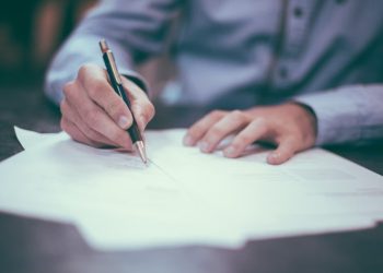 Quy định của pháp luật về phí bảo lãnh ngân hàng