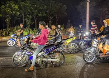 Tụ tập đua xe trái phép phạt bao nhiêu?