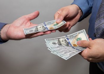 Bồi thường thiệt hại trong hợp đồng dân sự