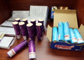 Mua pháo hoa tầm cao có được không?