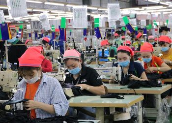 NLĐ xin nghỉ không lương có được hưởng lương ngày lễ không?