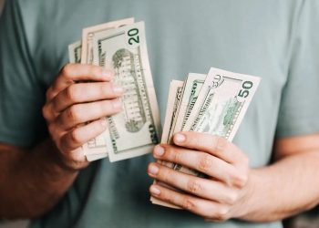 Tố cáo vay tiền không trả như thế nào năm 2023?
