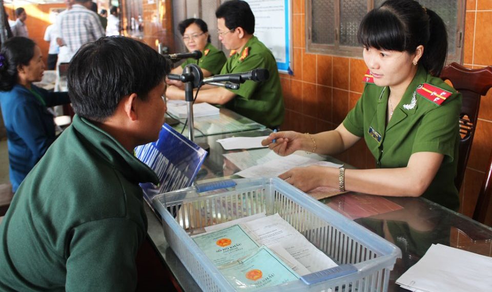 Xin giấy tạm trú tạm vắng ở đâu theo quy định năm 2023?