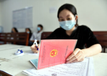 Bỏ sổ hộ khẩu thì giao dịch nhà đất như thế nào