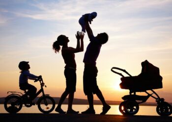 Cha mẹ là người đại diện theo pháp luật khi nào?