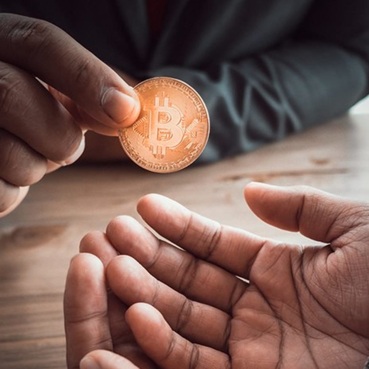 Doanh nghiệp có được cho cá nhân vay tiền không