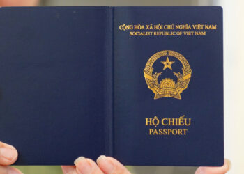 Hộ khẩu ở tỉnh có làm hộ chiếu ở TPHCM được không?