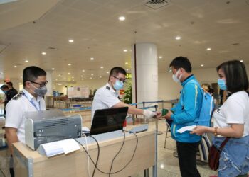 Khi nào người nước ngoài được nhập cảnh vào Việt Nam?