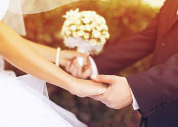 Nhà nước không bảo vệ quan hệ hôn nhân nào sau đây?