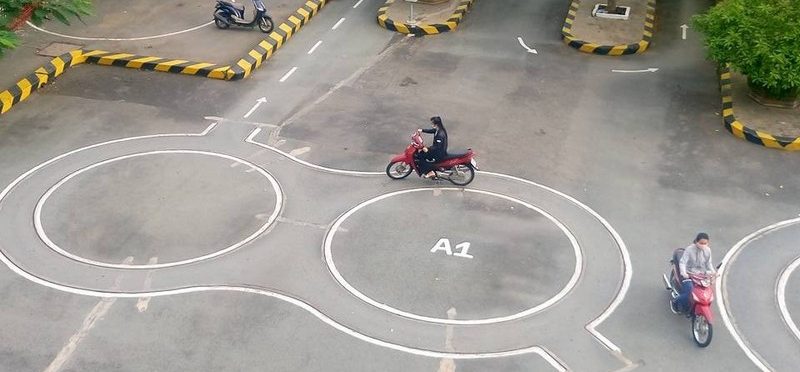 Rớt lý thuyết A1 có được thi thực hành không?