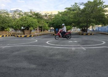 Thi lại bằng lái xe A1 bao nhiêu tiền