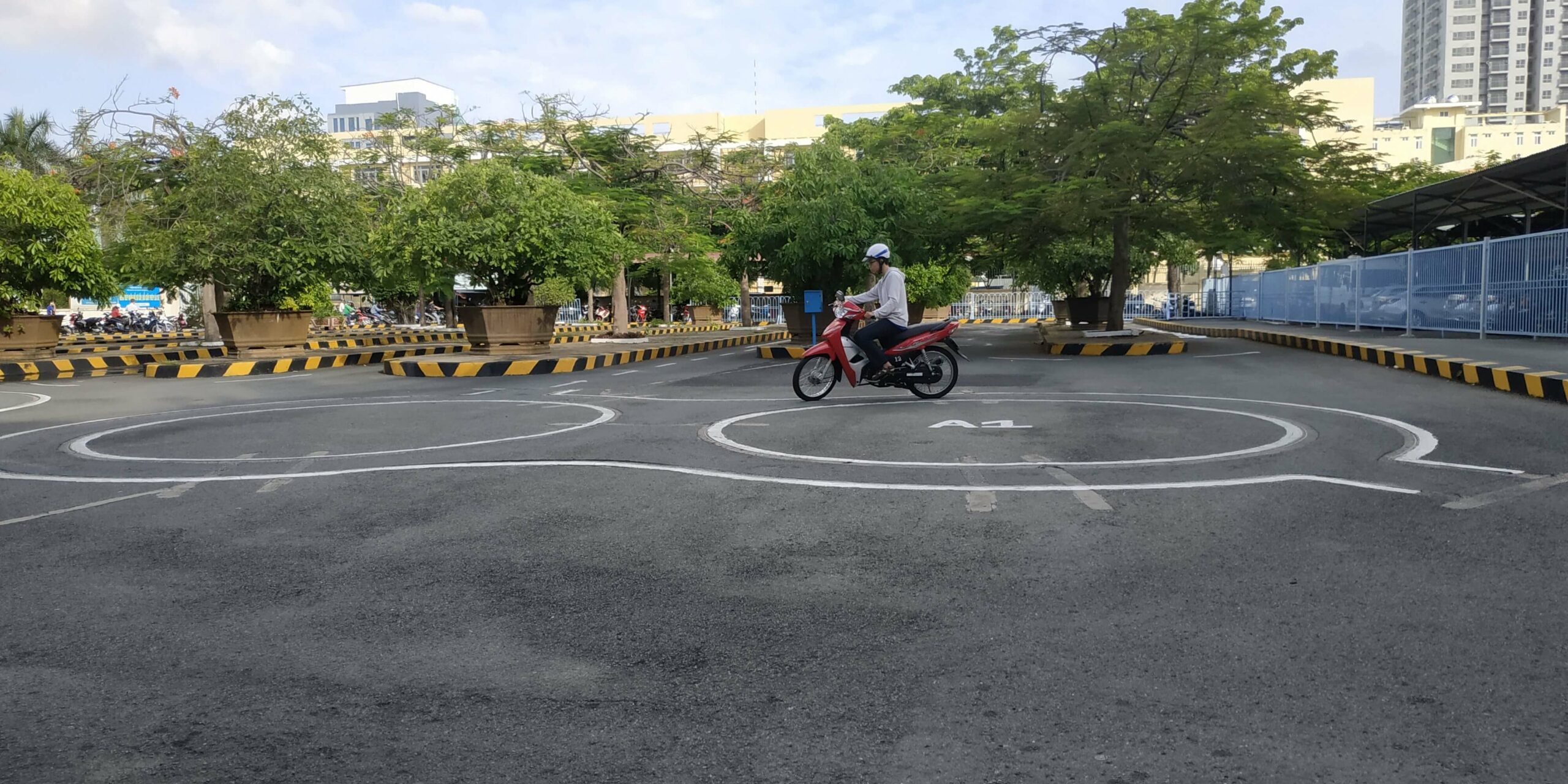 Thi lại bằng lái xe A1 bao nhiêu tiền