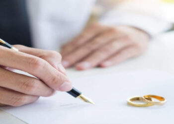 Ly hôn là sự kiện pháp lý làm chấm dứt hôn nhân phải không?