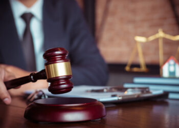 Giá thuê luật sư giải quyết tranh chấp đất đai