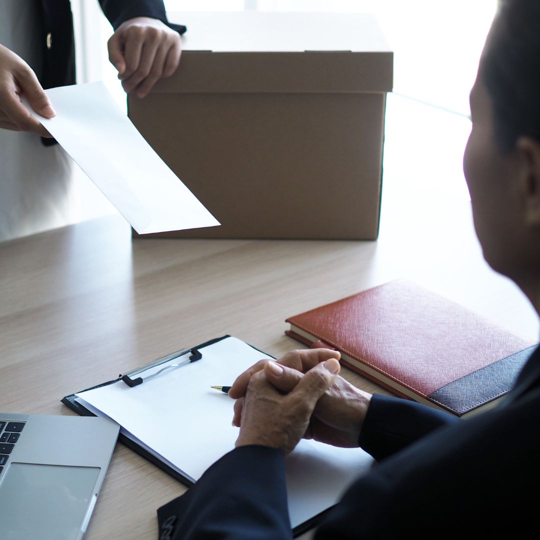 Giấy quyết định thôi việc để làm gì?