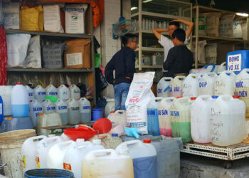 Hồ sơ cấp giấy phép kinh doanh hoá chất năm 2023 gồm những gì?