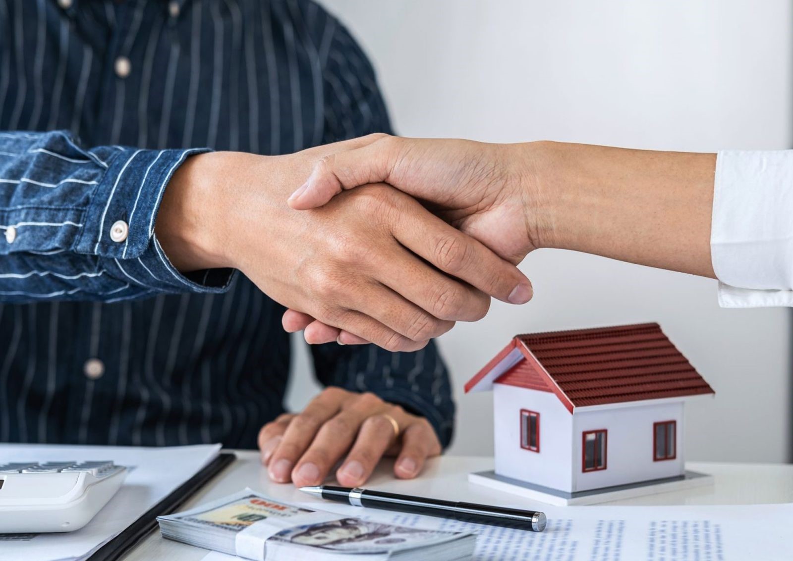 Ký hợp đồng thuê nhà bằng tiền USD được không?