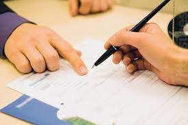 Quy định năm 2023 về hợp đồng mua bán quyền tài sản là gì?