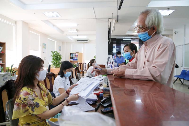 Sử dụng người lao động cao tuổi hợp pháp