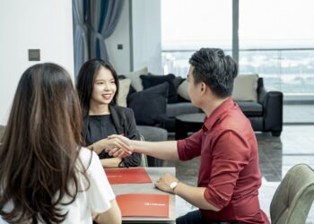 Người nước ngoài nhờ đứng tên mua nhà tại Việt Nam