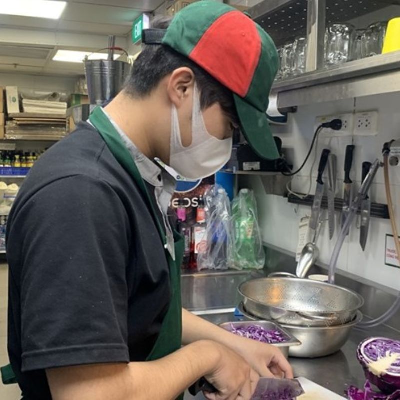 Chưa đủ 18 tuổi có làm hồ sơ xin việc được không?