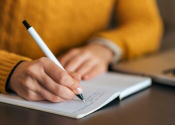 Mẫu đơn xác nhận mẹ đơn thân mới năm 2023