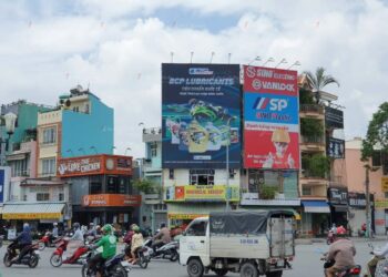 Thủ tục xin giấy phép treo biển hiệu quảng cáo ngoài trời năm 2023