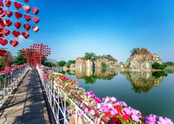 Cơ quan nào có quyền công nhận khu du lịch quốc gia