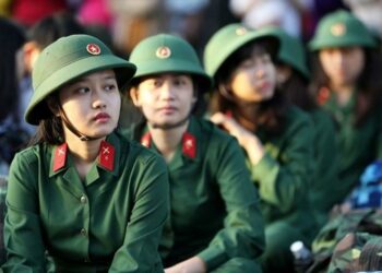 Bộ đội chuyên nghiệp nữ