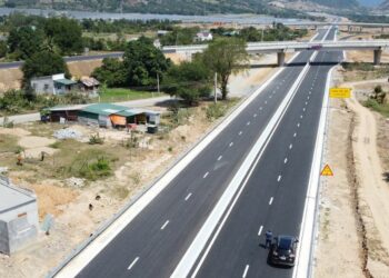 Đất quy hoạch giao thông có được tách thửa không?