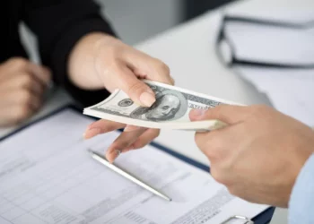 Hợp đồng môi giới độc quyền