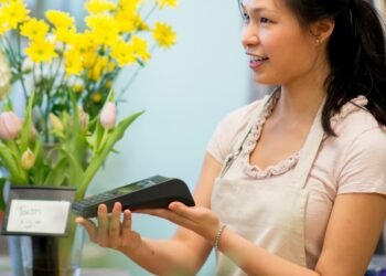 Hợp đồng mua bán hàng hóa trong nước như thế nào?