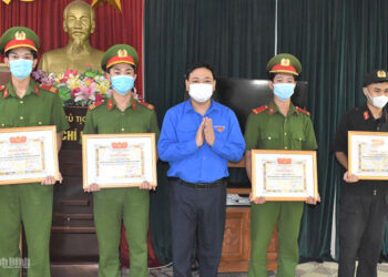 Mẫu đơn tự nguyện phục vụ lâu dài trong CAND mới thế nào?