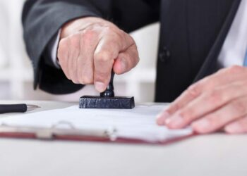 Ai có thẩm quyền chứng thực di chúc theo quy định năm 2023