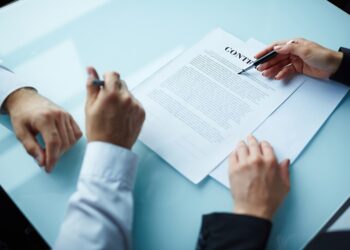 Hợp đồng học việc là gì theo quy định?