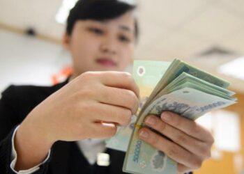Quy định trả lương cho người nước ngoài năm 2023 như thế nào?