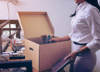 Theo quy định pháp luật hiện hành thì trợ cấp thôi việc ai trả?