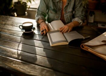 Cán bộ hưu trí có được tăng lương không