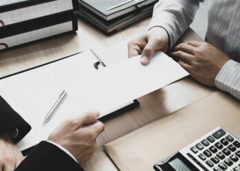 Mẫu giấy quyết định thôi việc đang được sử dụng tại Doanh nghiệp năm 2023