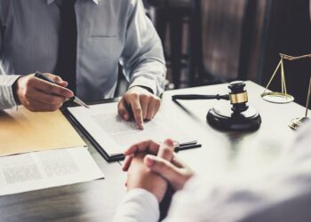 Người đại diện chỗ ở hợp pháp là ai