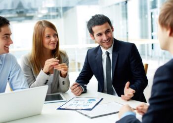 Mua bảo hiểm cho người nước ngoài tại Việt Nam