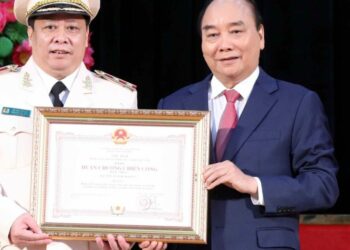 Mức tiền thưởng kèm theo huy chương là bao nhiêu theo quy định?