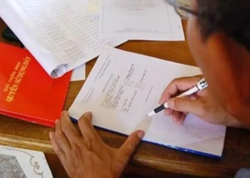 Anh em ruột sang tên sổ đỏ có phải đóng thuế?